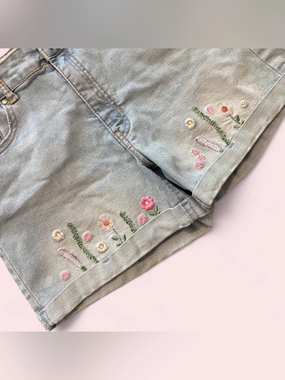 💜$5 BUNDLED- wonder nation Light Blue Embroidered Floral Denim Shorts